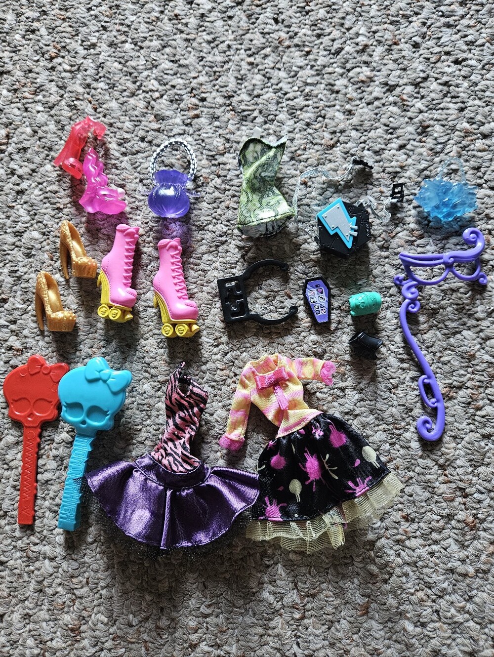 Assorted Monster High Doll Clothes/Accessories